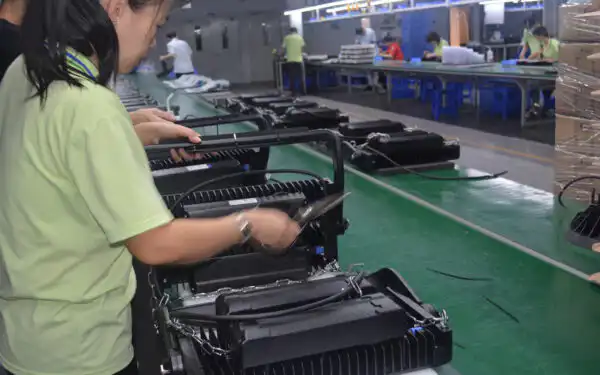 LED High Mast Light Assembly LED High Mast Light Assembly