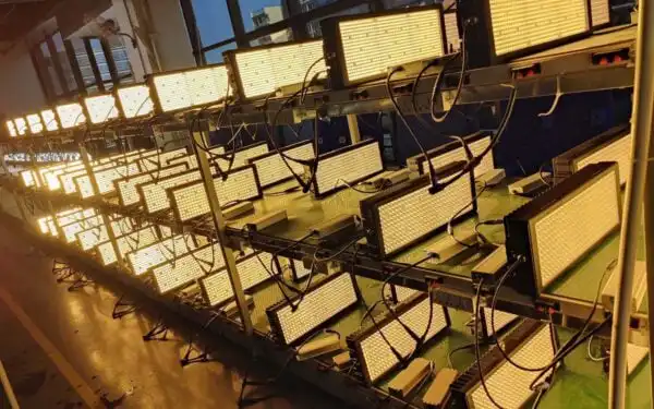 LED High Mast Light Aging Testing LED High Mast Light Aging Testing